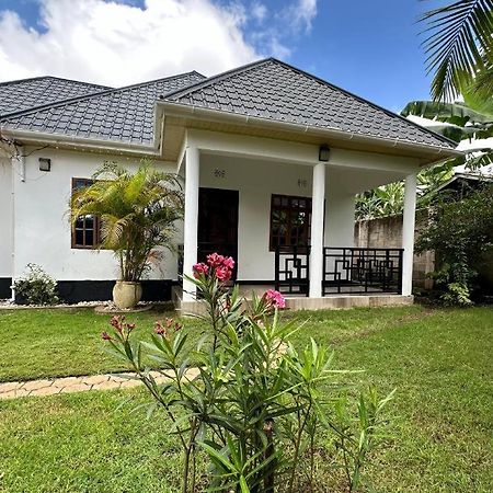 Kimya Homestay Nkoanrua Exteriör bild