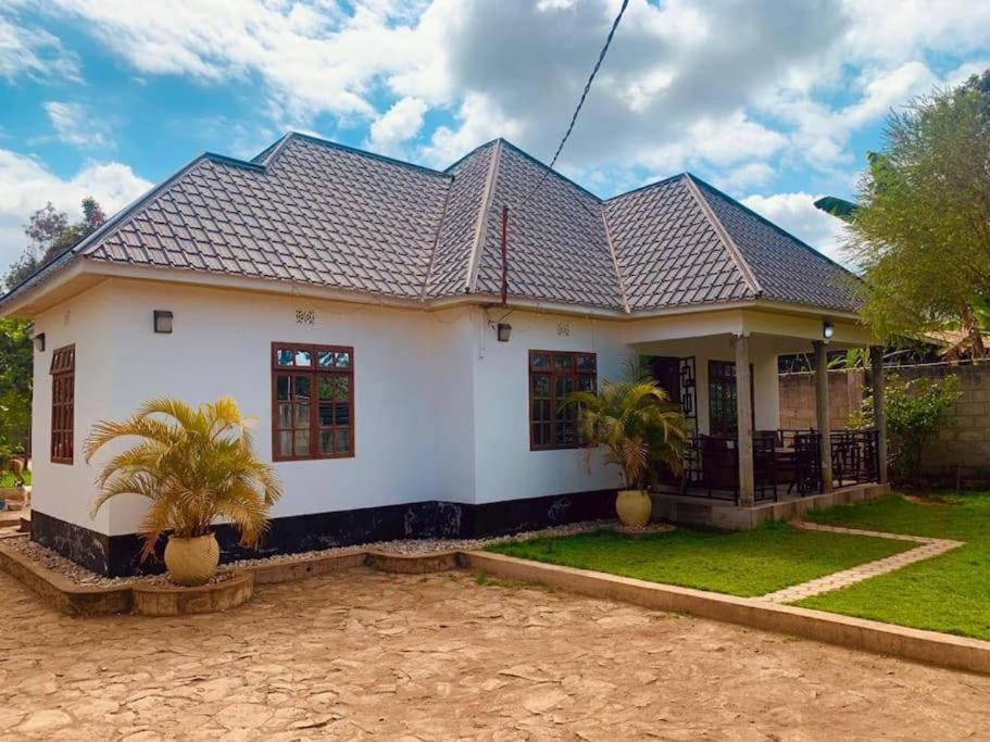 Kimya Homestay Nkoanrua Exteriör bild